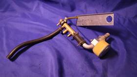 Airborne Mfg 2h3-10 Vacuum Regulating Valve And Hose