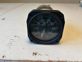 96-384057-1 Beechcraft Baron Dual Tach 96-384057-1 Beechcraft Baron Dual Tach