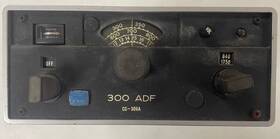 Cessna 35700-1000 300 Adf Cc-306a Aircraft Radio Receiver R-521b P/n For Parts