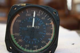 C661040-0213 Cessna Airspeed Indicator Pn