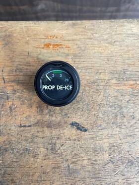 C662505-0 Cessna Propeller Deice Indicator 310 340 414 421 C662505-0 Cessna Propeller Deice Indicator 310 340 414 421