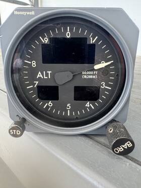 70251n01d02 Honeywell Barometric Altimeter - P/n