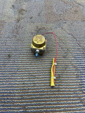 A23d04 Janitrol Fuel Regulator Shutoff Valve P/n A23d04 Janitrol Fuel Regulator Shutoff Valve P/n