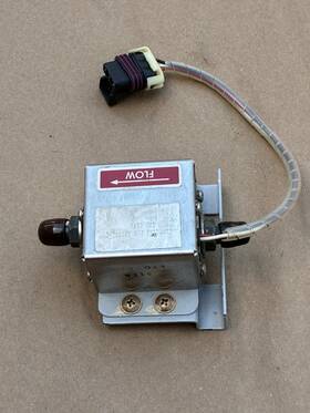 Shadin Company Incorporated 680501k Cessna Avionics Fuel Flow Transducer With Mounting Bracket
