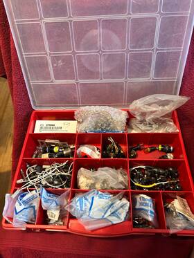 Sylvania T-1/t-3/4 Lot Of Fuses Light Bulbs Post Lamps And More Sylvania T-1/t-3/4 Lot Of Fuses Light Bulbs Post Lamps And More