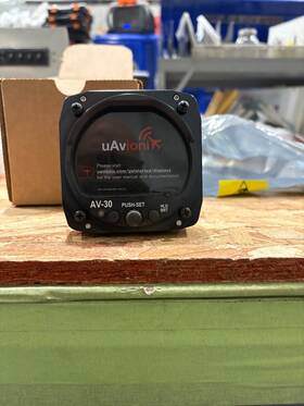 Uavionix Uax-1003429-002 Av-30-c Primary Flight Display - Certified New