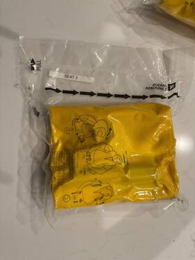 63600-105 Zodiac Aerospace Air Cruisers Aircraft Life Vests Passenger